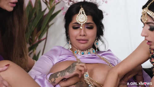 AGirlKnows 玛丽娜·玛雅 亚斯米娜·汗 和 阿莉娅·亚辛