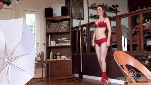 ATKHairy 西亚·伍德