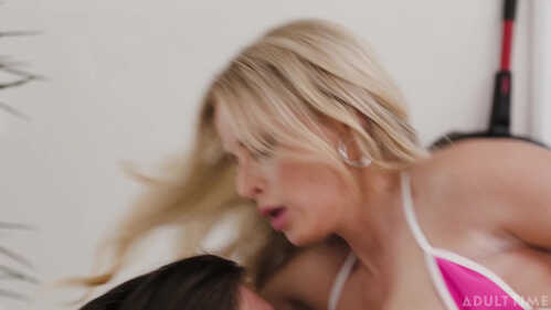 妈妈的男孩 丹妮尔·雷娜