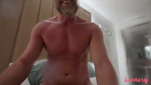 Lustery E2063 Kuszmi 和 Marian 性爱与太阳海岸