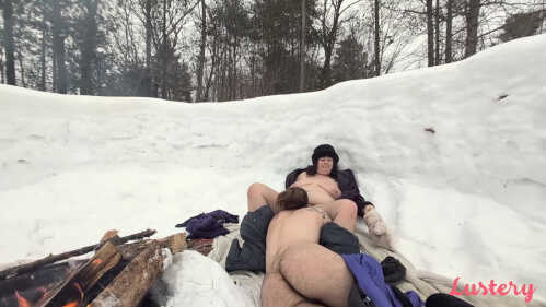 Lustery E2078 Almond 和 Stephen 保持激情