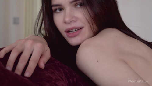 WowGirls 金斯莉·怀特 年轻女士