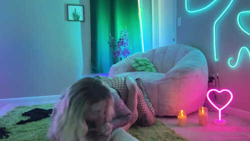 OnlyFans Skylar Vox 我们架设了相机并进行了激情的性爱